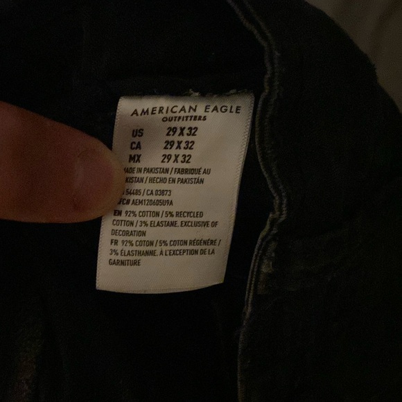 Men’s American eagle black cargo pants. 29 waist and 32 length. - Picture 4 of 5